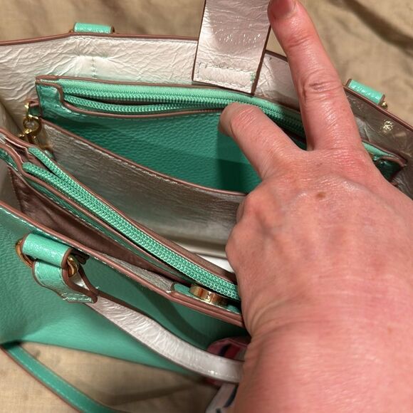 Anne Klein Seafoam Mint Green Convertible 2 In 1 Bag Crossbody And Wristlet - Picture 4 of 8